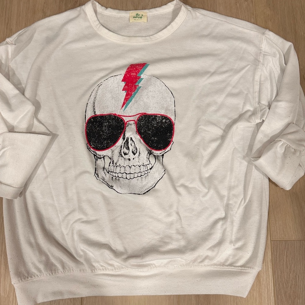 Skull with sunglasses white sweatshirt